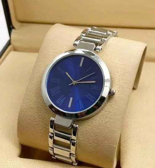 Women's Fashion Analog Watch - Stylish Silver Bracelet & Round Quartz Dial for Casual and Daily Wear