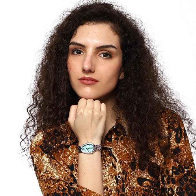 Fashionable Ladies Waterproof Watch | Elegant Silver Analog Quartz Design | Ideal Gift for Women