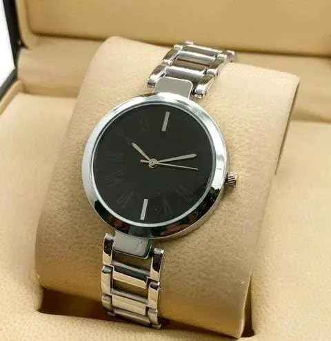 Women’s Fashion Analog Watch – Silver Bracelet & Round Quartz Dial | Perfect for Casual & Daily Wear