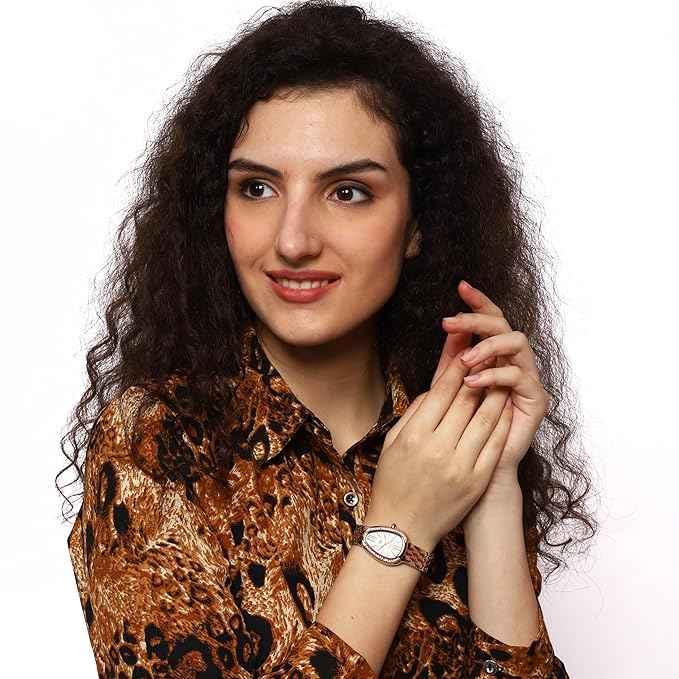 Fashionable Ladies Waterproof Watch - Elegant Analog Quartz Design in Rose Gold - Perfect Gift for Women