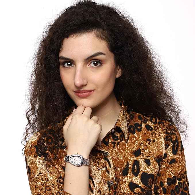 Fashionable Ladies Waterproof Watch - Elegant Analog Quartz Design in Silver - Perfect Gift for Women